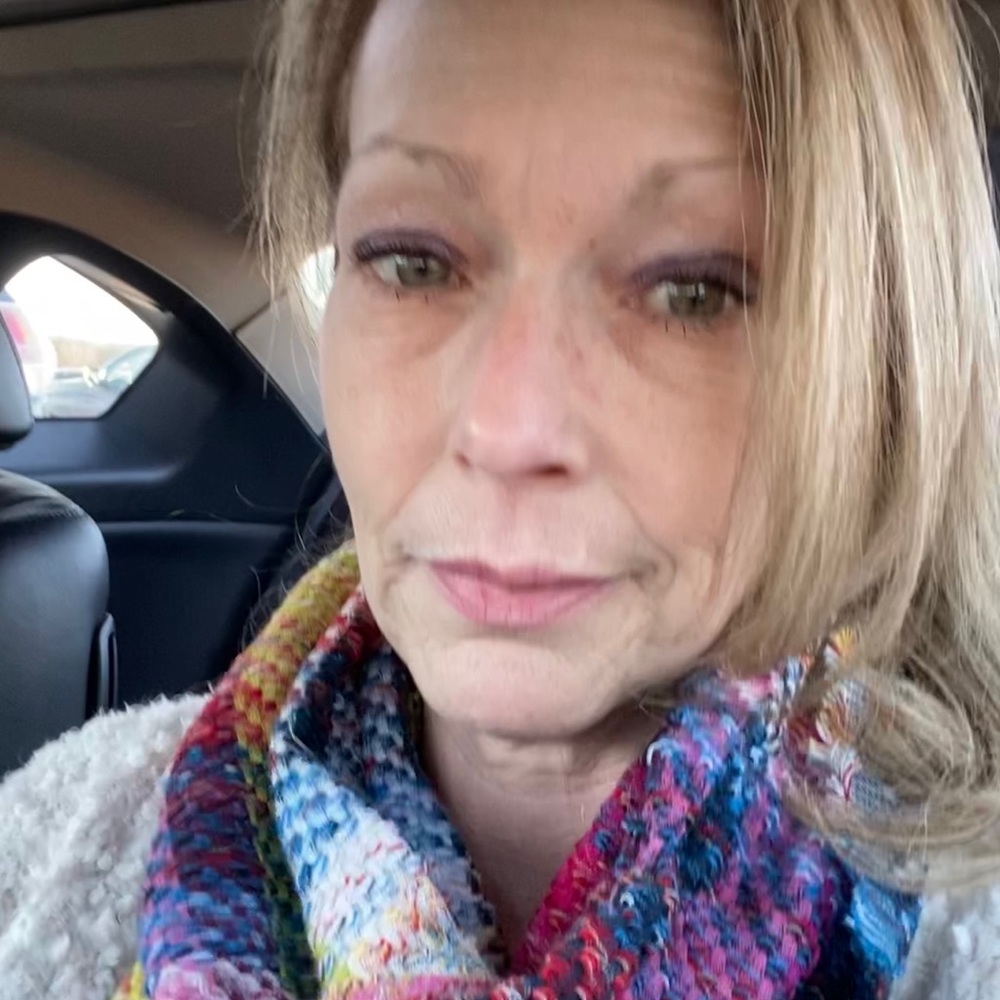 Meet your Posher, Suzanne